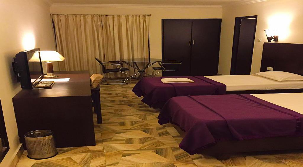 Aditya Palace Hotel Rājahmundry Kültér fotó
