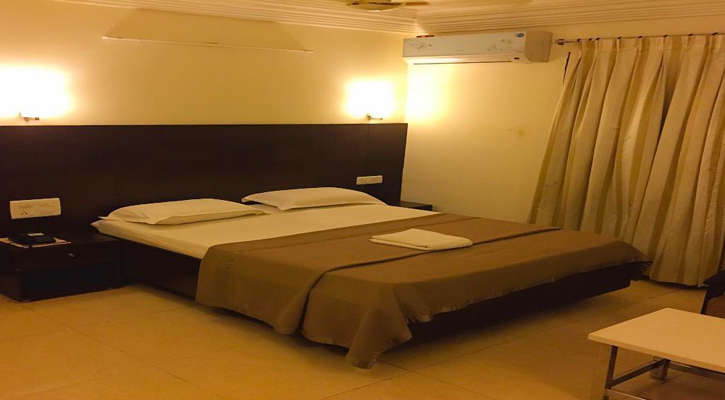 Aditya Palace Hotel Rājahmundry Kültér fotó