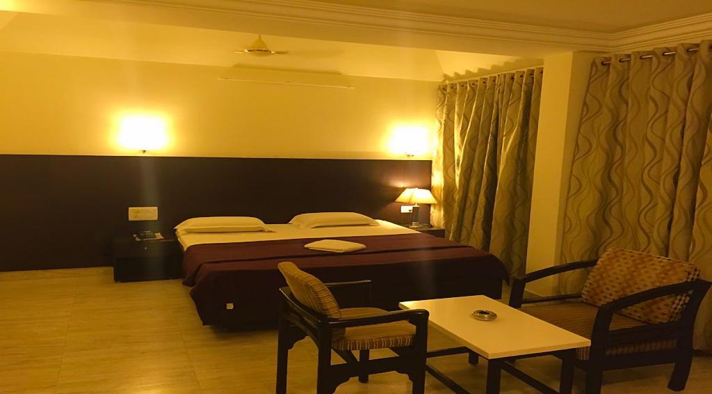 Aditya Palace Hotel Rājahmundry Kültér fotó