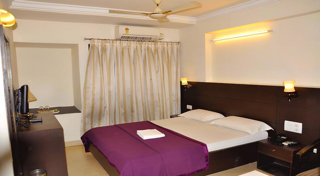 Aditya Palace Hotel Rājahmundry Kültér fotó